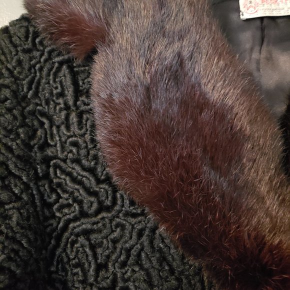 1950s Vintage Peck & Peck Curly Lamb Coat with Mink Collar - Picture 6 of 9